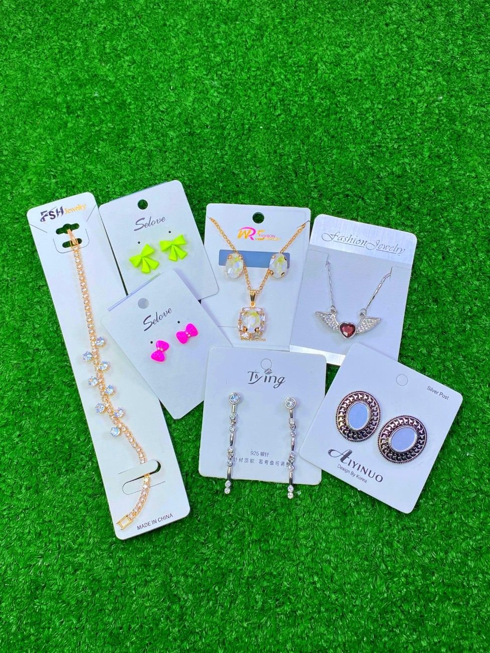 Eid Jewelry Set – 1 Fashion Bracelet, 1 Elegant Necklace Set, 1 Stone Pendant, 2 Stylish Earrings & 2 Chic Ear Tops